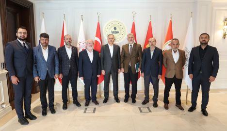Bakan Yerlikaya, Ankara Filistin Dayanışma Platformu'nu kabul etti