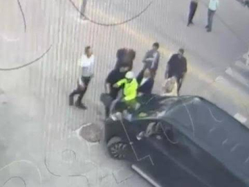 'Görevi yaptırmama' davasında CHP'li Beker'in şoförü: Polis bir anda yola atladı