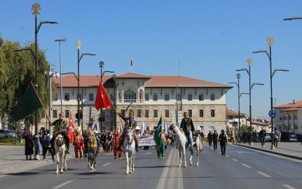 Sivas'ta 'Ahilik Haftası' atlı birlik ve mehteranla kutlandı