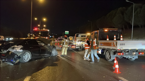 İstanbul -Sultangazi'de otomobile çarpan sürücü kaçtı; yaralı hastaneye kaldırıldı
