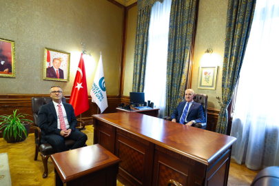 TBMM Başkanı Kurtulmuş, Budapeşte’deki Türk Kültür Merkezi’ni ziyaret etti