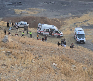 Şırnak'ta otomobil şarampole yuvarlandı: 1 ölü, 1 yaralı