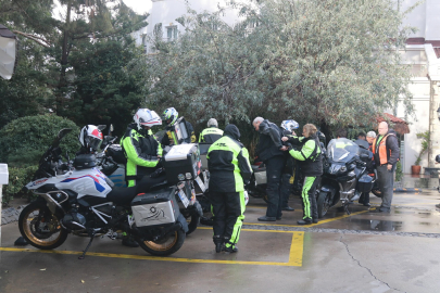 Almanya'dan gelen motosiklet tutkunları İzmir'de; 84 yaşında, 6 bin kilometre katedecek