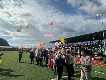 Amatör küme maçı öncesi kanseri yenen Nilda için stadyumda balon uçuruldu