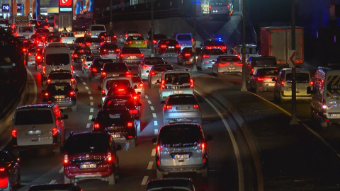 İstanbul - İstanbul'da akşam saatlerinde trafik yoğunluğu