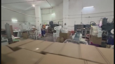 İstanbul - Kaçak sigara imalathanesine operasyon: 13 kişi yakalandı