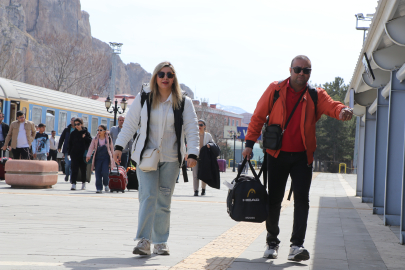 Van'a 9 ayda 572 bin İranlı turist geldi