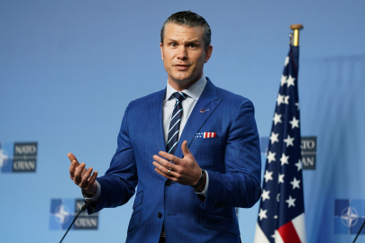 ABD Savunma Bakanı Hegseth'in uçağı acil iniş yaptı