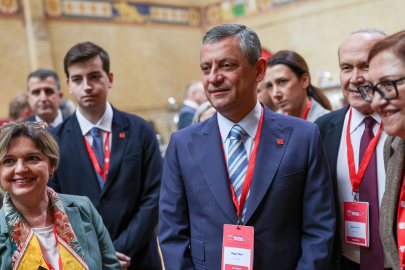 CHP Genel Başkanı Özel, Avrupa Sosyalist Partisi Kongresi'ne katıldı