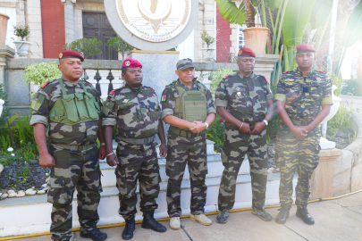 Madagaskar'da yönetime el koyan Albay Randrianirina, cumhurbaşkanı olarak yemin etti