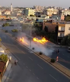 İnternet çalışması sırasında doğal gaz borusu zarar gördü; çıkan yangında 2 kişi yaralandı - Düzeltme