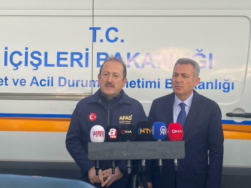 Foça'da selde kaybolan kişiyi arama çalışmaları 2'nci gününde (2)