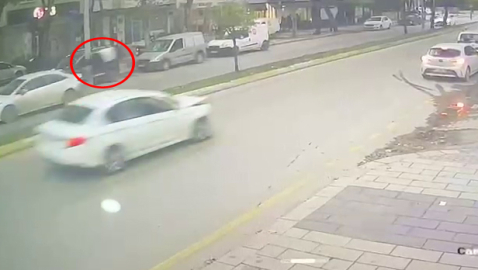 Otomobilin çarptığı kadın öldü (2)