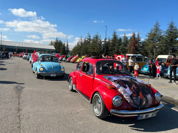 Ankara'da vosvos korteji ile Cumhuriyet kutlaması