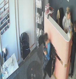 İstanbul - Sultangazi’de güzellik merkezindeki hırsızlık kamerada