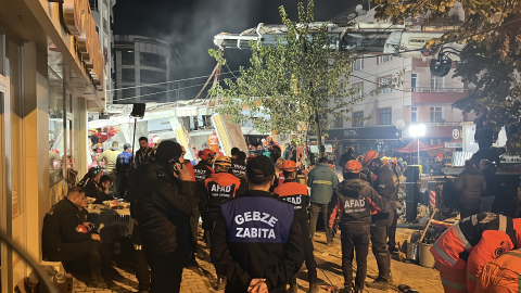 Gebze'de bina çöktü; 5 kişiden 1'i sağ, 2'sinin cansız bedeni çıkarıldı / Ek Fotoğraflar