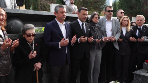 İstanbul - Erdal İnönü vefatının 18’inci yılında kabri başında anıldı