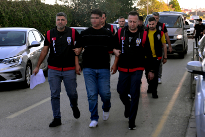 Parkta lise öğrencilerini dövüp, bıçaklayan 6 şüpheli yakalandı; 1 tutuklama