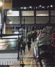 İngiltere'de trende bıçaklı saldırı: 10 yaralı