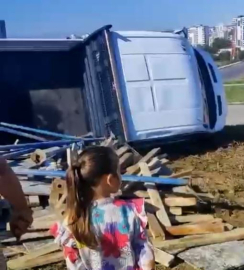 Samsun’da otomobille kamyonet çarpıştı; 2 yaralı