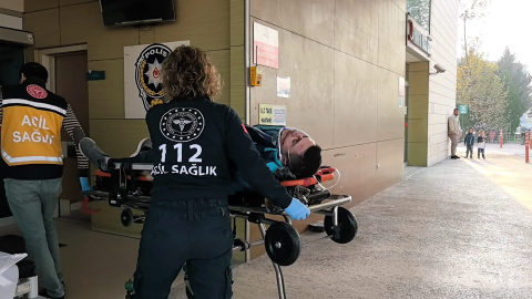 Otomobille çarpışan motosikletin sürücüsü ağır yaralandı / Video eklendi