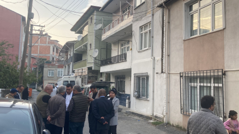 Darıca ilçesinde 2 binanın kolonları çatladı vatandaşlar evlerini tahliye etti