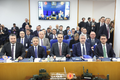 Bakan Kacır: Türkiye ekonomisi kesintisiz büyümesini 20 çeyrektir sürdürüyor