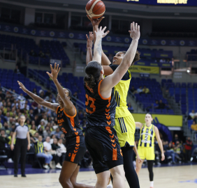 Fenerbahçe Opet, 5’te 5 yaptı ve grup liderliğini garantiledi