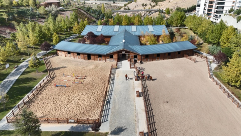 Hippoterapi ile özel gereksinimli bireyler şampiyonalara hazırlanıyor / Video eklendi