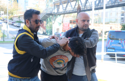 Kaldırımda yürüyen Ukraynalı kadını darbedip yaralayan şüpheli gözaltında (2)