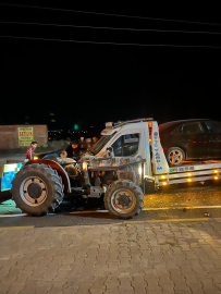 Manisa'da traktör ile çekici çarpıştı: 4 yaralı