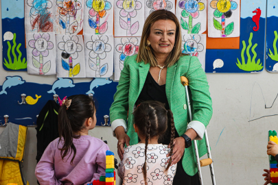 Ortopedik engelli Hilal öğretmen, hiç vazgeçmediği hayalleri ile öğrencilerine ilham oluyor