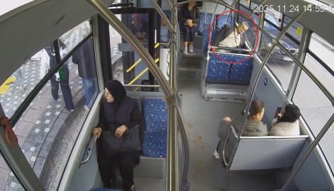 Belediye otobüsü şoförü, kalp krizi geçiren yolcuyu hastaneye yetiştirdi; o anlar kamerada