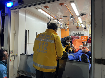 Kocaeli açıklarında gemide yangın; 25 mürettebat kurtarıldı / Ek Fotoğraflar