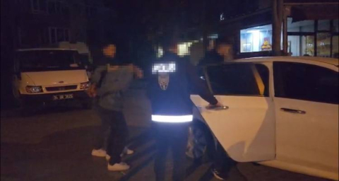 İstanbul - Esenyurt’ta polis uygulamasından kaçan 2 şüphelinin silahlı saldırı için keşif yaptığı ortaya çıktı