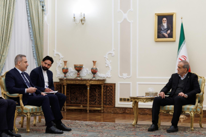 Bakan Fidan, İran Cumhurbaşkanı Pezeşkiyan ile görüştü