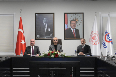 Bakan Uraloğlu: Delice-Çorum hızlı tren hattında yüzde 13,75 ilerleme sağlandı