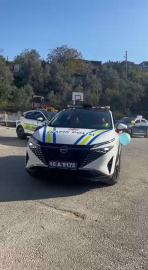Polisten engelli öğrencilere anlamlı sürpriz