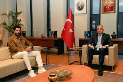 İstanbul - Oyuncu Burak Özçivit’ten Bakan Ersoy'a ziyaret