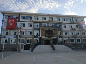 100 yaşına giren hayırsevere öğrencilerden fidan dikim etkinliği ile kutlama / Ek fotoğraflar