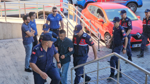 Babaanne ve 2 torununu bıçaklayıp öldüren sanık hakim karşısına çıktı