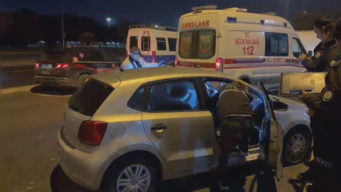 İstanbul- Pendik'te park halindeki araçta ceset bulundu