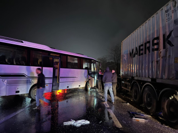 Sakarya'da zincirleme kaza: 12 yaralı