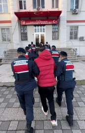 Yurt dışına kaçmak isterken yakalanan 5 Türk tutuklandı