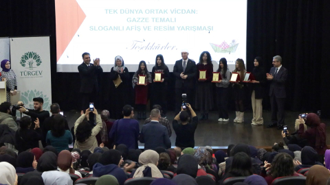 İstanbul- Vali Davut Gül: Hakikatten yana tavır alıyoruz