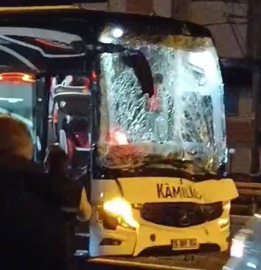 Yolcu otobüsü ile midibüs çarpıştı; 1 yaralı