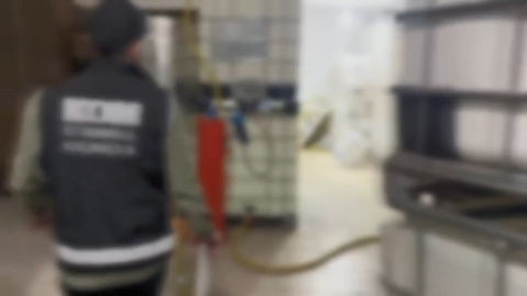 İstanbul- İstanbul ve Antalya'da 16 ton sahte alkol ele geçirildi; 5 gözaltı