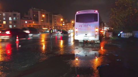 İstanbul - Silivri'de yolun karşısına geçmek isteyen kadına servis aracı çarptı
