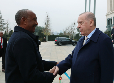 Cumhurbaşkanı Erdoğan, Sudan Egemenlik Konseyi Başkanı el-Burhan'ı resmi törenle karşıladı / Ek fotoğraflar