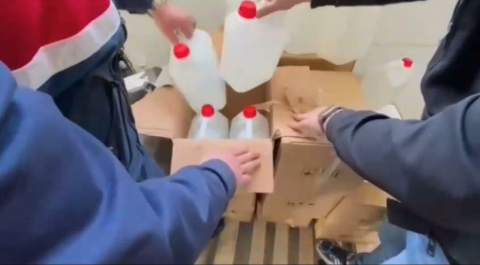 İzmir’de 3  bin 360 litre etil alkol ele geçirildi